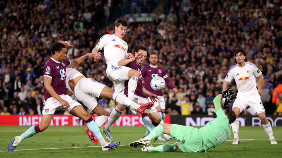 Leeds United vs Burnley (02:00 � 02/05) | Xem lại trận đấu